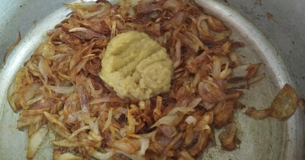 add ginger garlic paste for Hyderabadi Chicken Biriyani Recipe